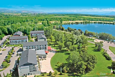 Hôtel Best of Both - Divonne-Les-Bains Hotel di Divonne-les-Bains