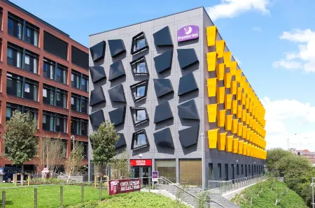 Premier Inn Manchester Bury Отели в г. Рамсботтом