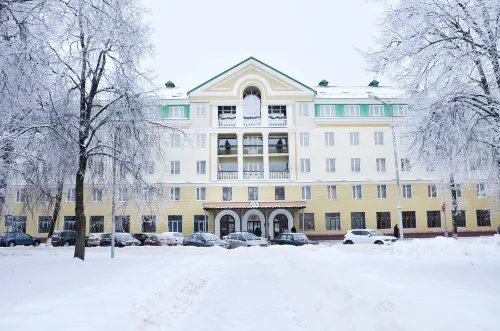 Volhov Hotel - parking