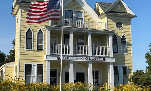 Hope and Glory Inn and Vineyard