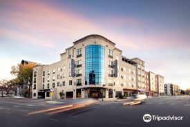 Bluemont Hotel