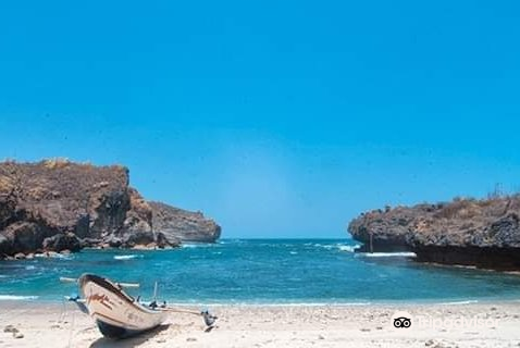 Nglambor Beach ( BNS )