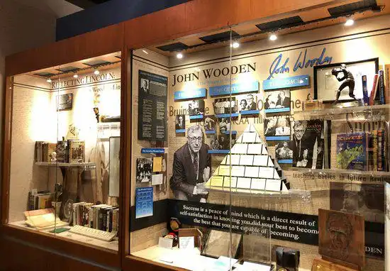 Hotels near UCLA Athletic Hall of Fame