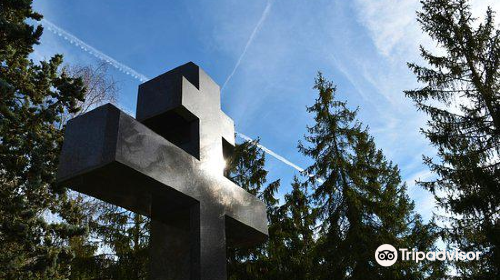 Sainte-Genevieve-des-Bois Russian Cemetery