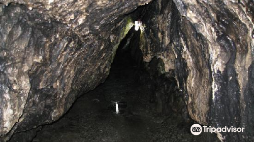 Nippara limestone caves