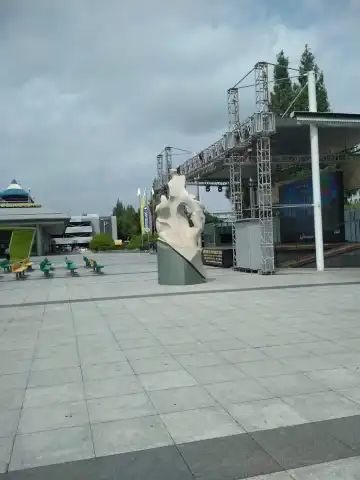 U · Square附近的飯店