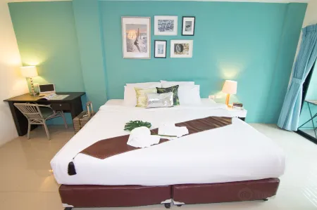 Pace Residence and Bar Pattaya