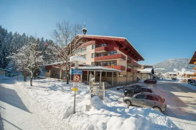 JUFA Hotel Altenmarkt Hotels in der Nähe von INTERSPORT Schneider