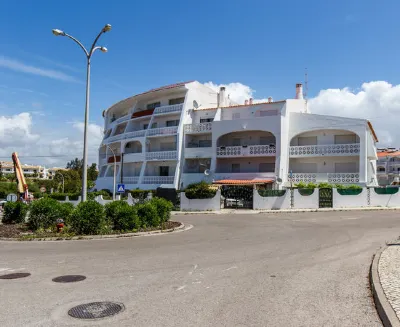 Auramar Beach Resort Hotel in zona Torre do Relógio