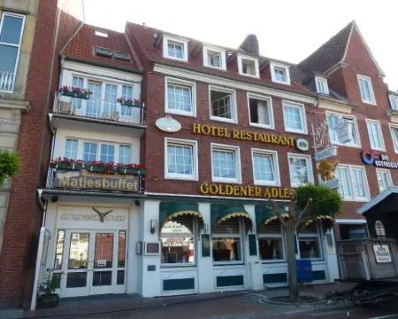 Restaurant Hotel Goldener Adler エムデンのホテル