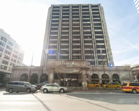 ヒルトン インディアナポリス ホテル & スイーツ インディアナポリスのホテル