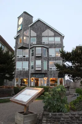 The Seaside Oceanfront Inn Отели в г. 