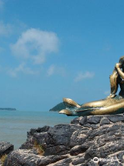 Golden Mermaid Sculpture