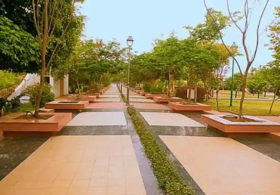 Hotels near Pipliyapala Regional Park