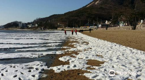 Dongmak Beach