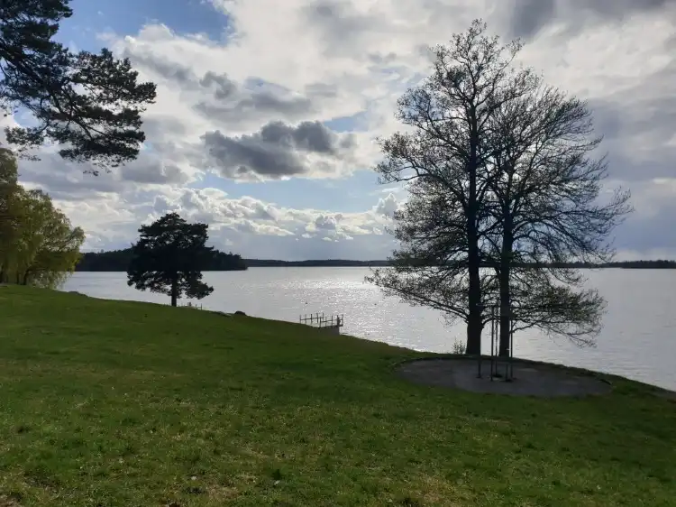 Hotels near Majskogen