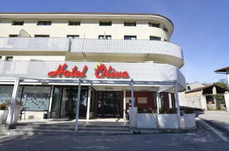 Hotel Oliva Отели в г. Маниаго