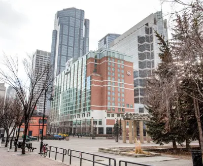 Sheraton Suites Calgary Eau Claire Các khách sạn ở Calgary