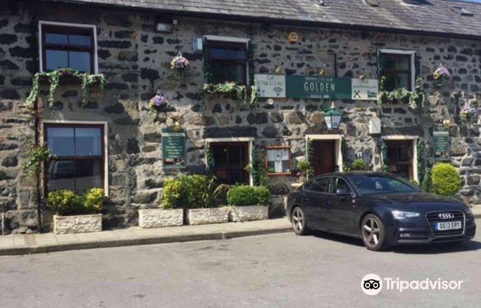 The Golden Fleece Inn