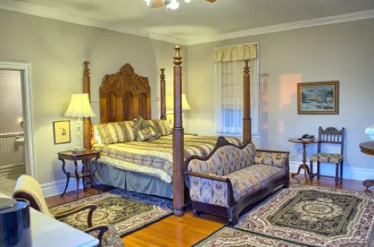 Corners Mansion Inn - A Bed and Breakfast
