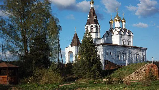 Yard of Holy Trinity Stefano-Makhrishchskiy Monastery