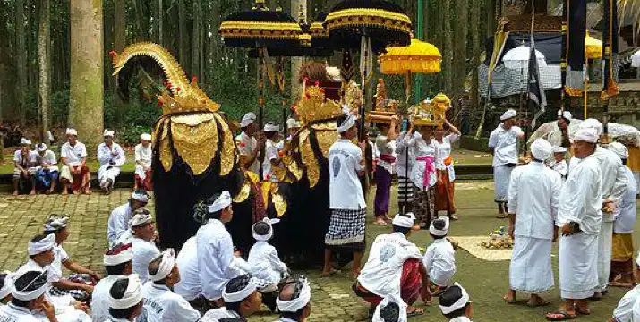 Pura Bukit Sari附近的飯店