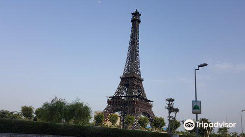 Eiffel Tower Bahria Town Lahore