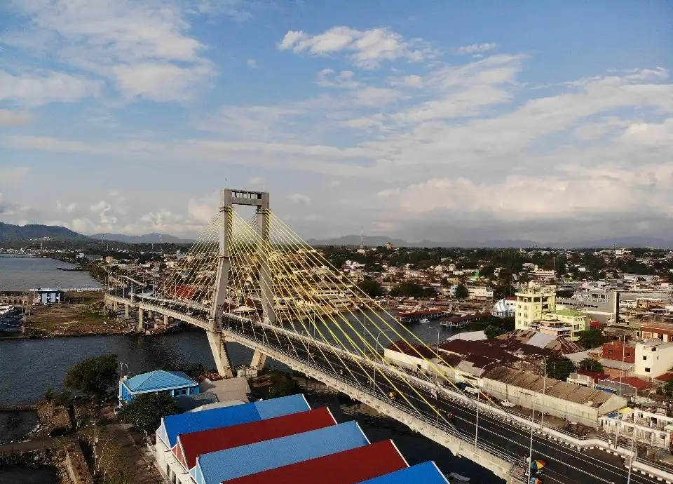 Hotels near Soekarno Bridge