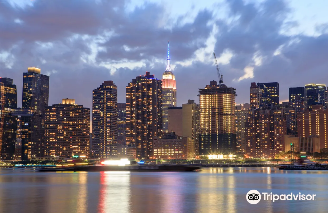 3_Gantry Plaza State Park