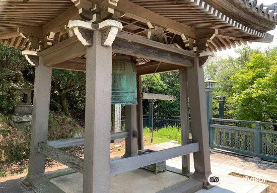 西の滝龍水寺