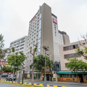 宜必思拉爾科米拉弗洛雷斯飯店 肯尼迪公園附近的飯店