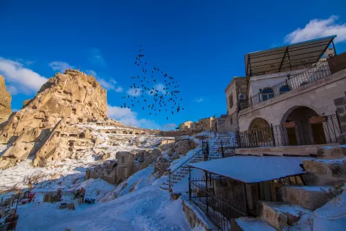 Caldera Cave Hotel & Restaurant