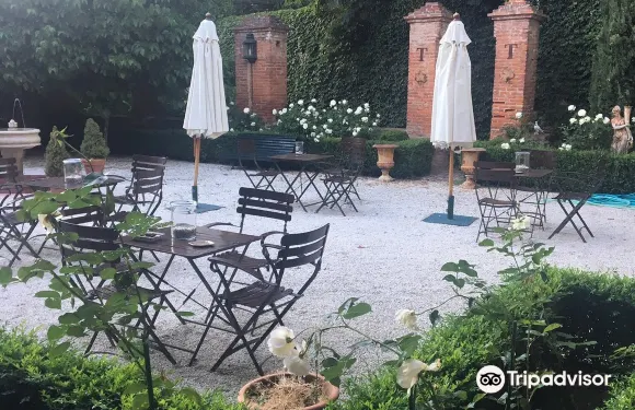 帕薩達日爾卡薩德特帕酒店