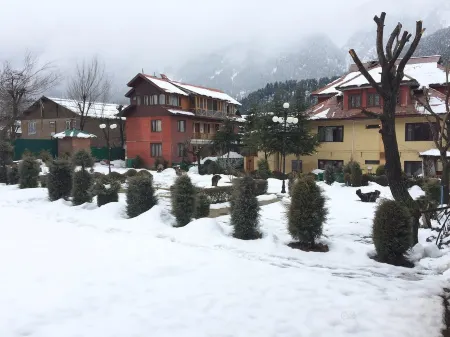 Hotel Volga Отели в г. Anantnag