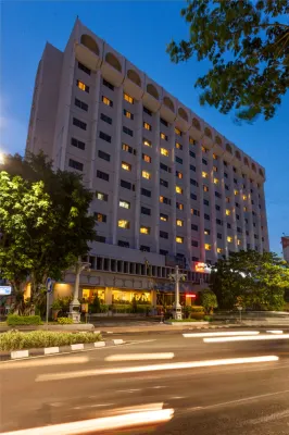 Hotel Sahid Surabaya Hotel dekat Toko Tiga Putra, Oleh-Oleh Khas Kenjeran