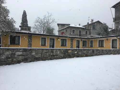 Hotel Diffuso Il Portichetto Sulla Collina a Vezio Perledo