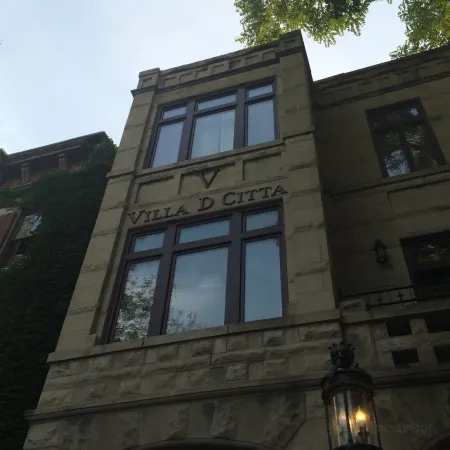 Villa d' Citta Отели рядом с достопримечательностью «Сити Холл»