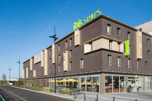 ibis Styles Versailles Guyancourt - parking
