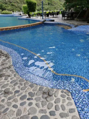 Apple Valley Resort Hotels in Shamshi