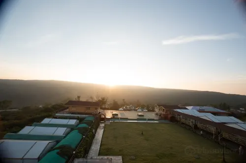 The Grand Legacy Resort & Spa - Tgl - Pure Vegetarian Mahabaleshwar فنادق في Satara