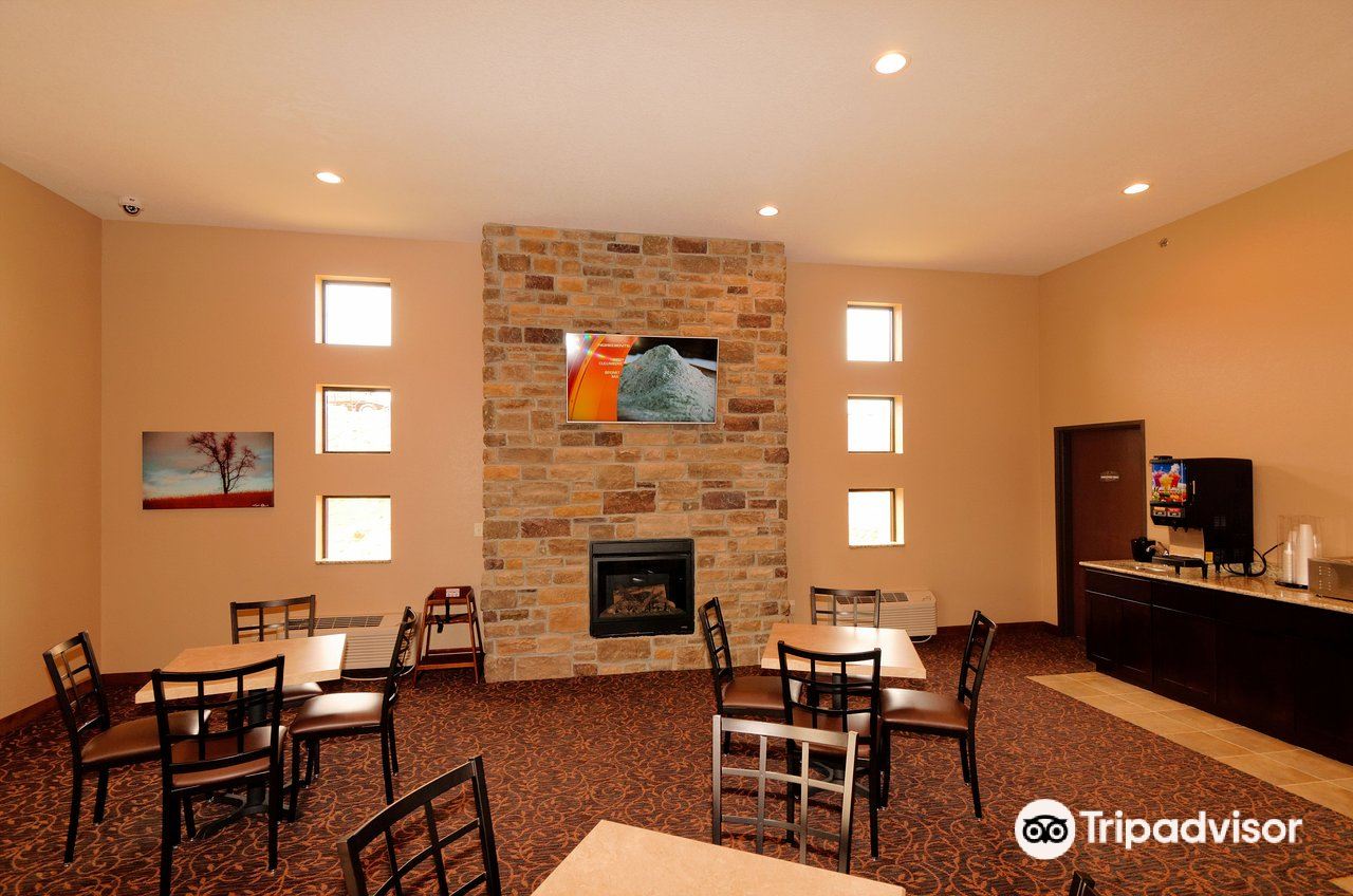 Cobblestone Inn & Suites - Denison - Oak Ridge