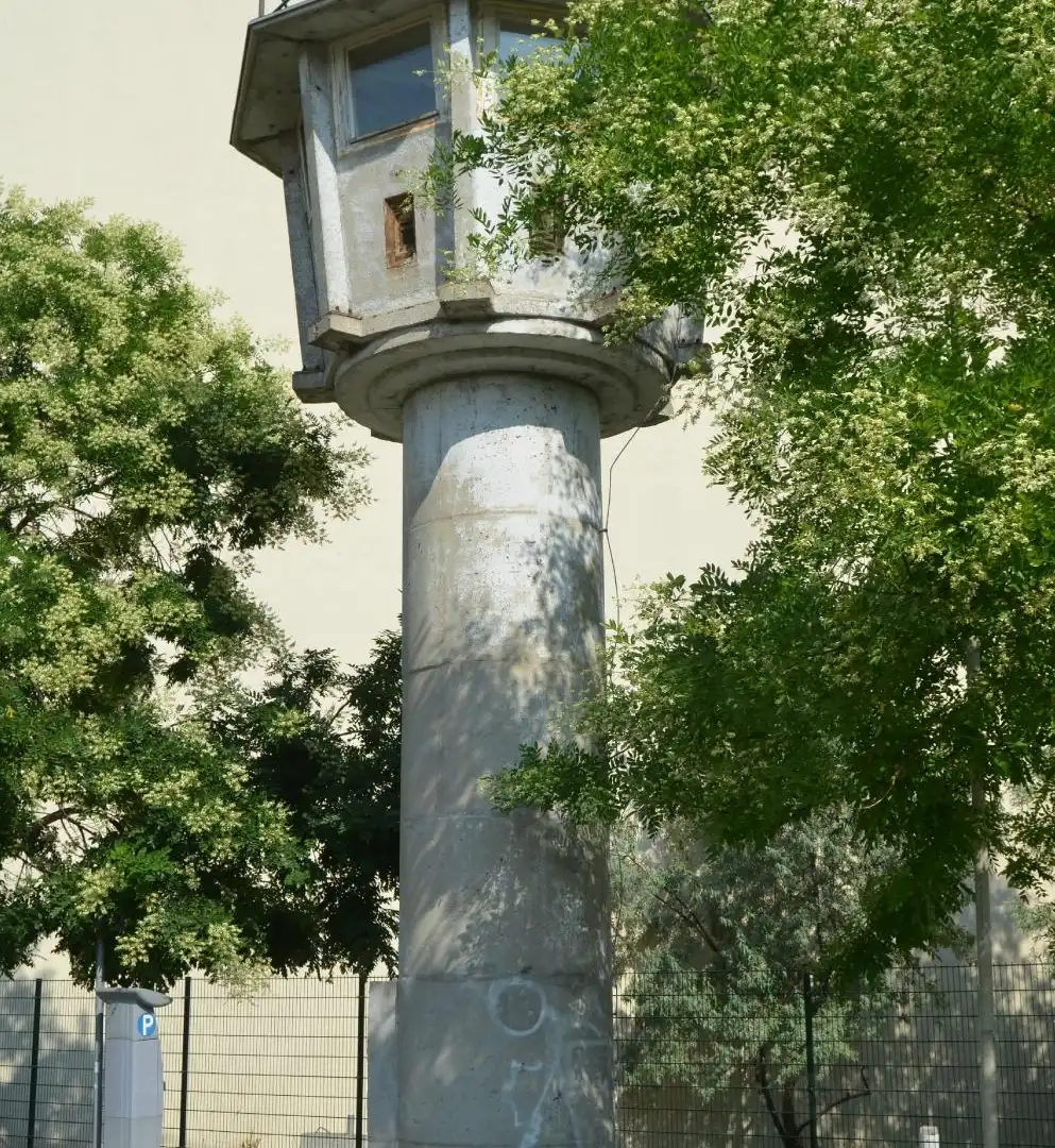 Hotels near DDR Watch Tower