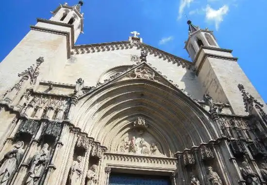 Hotel in zona The Penedes from its highest bell tower: Basilica of Santa Maria