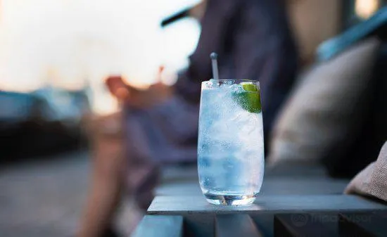 HELIUM Cocktail Bar