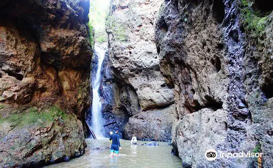 Pam Bok Waterfall
