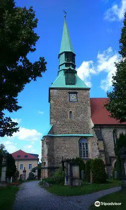 Kirche Leubnitz-Neuostra