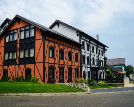 Podu' cu Lanturi Hotels in Bacau
