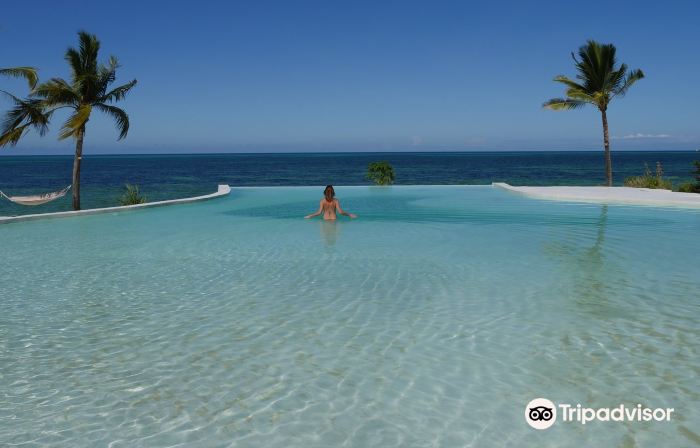 Zanbluu Beach Hotel
