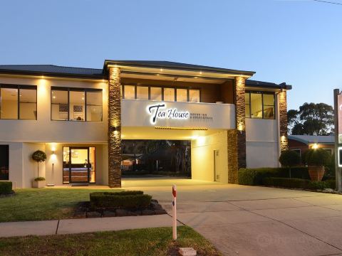 Tea House Motor Inn
