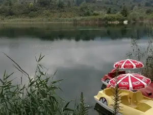 Gaga Lake